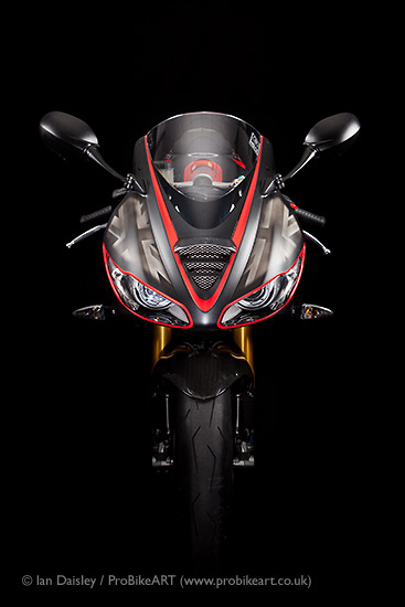 Triumph Daytona 675 R Dark