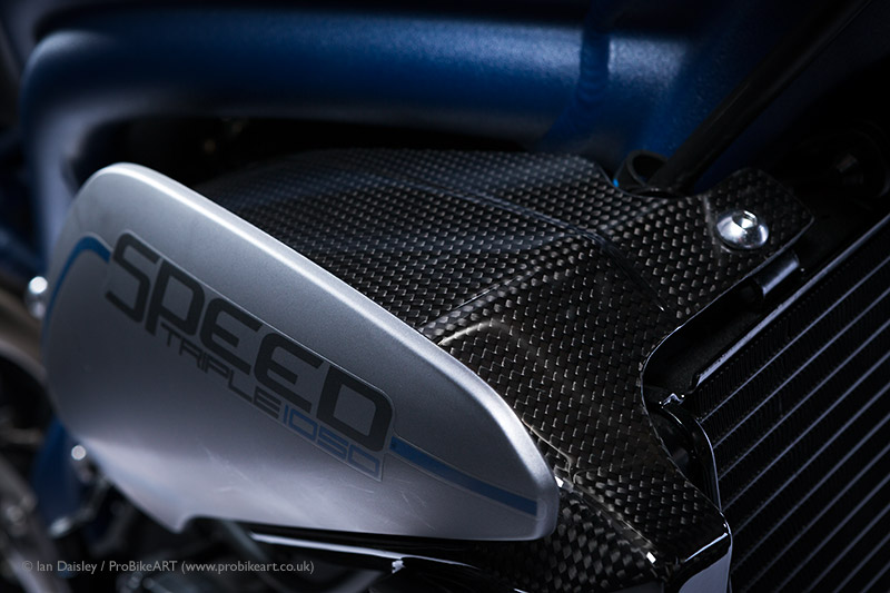Triumph Speed Triple - matt graphite/blue stripes
