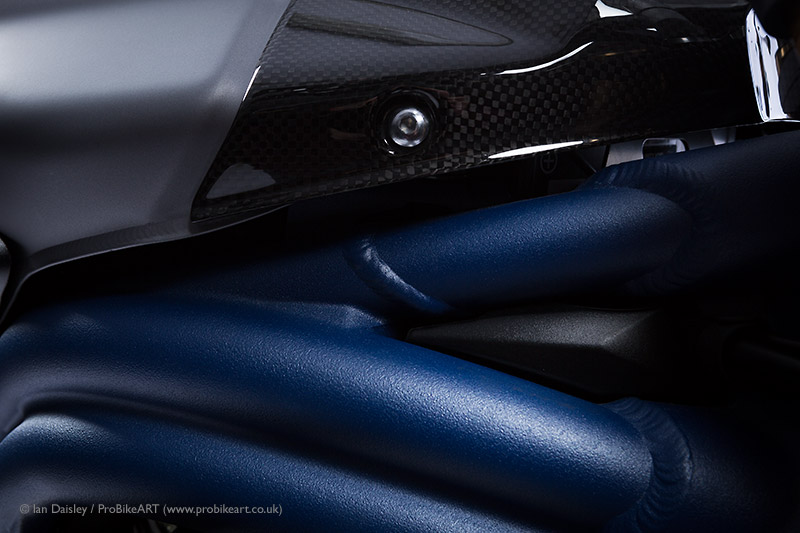 Triumph Speed Triple - matt graphite/blue stripes