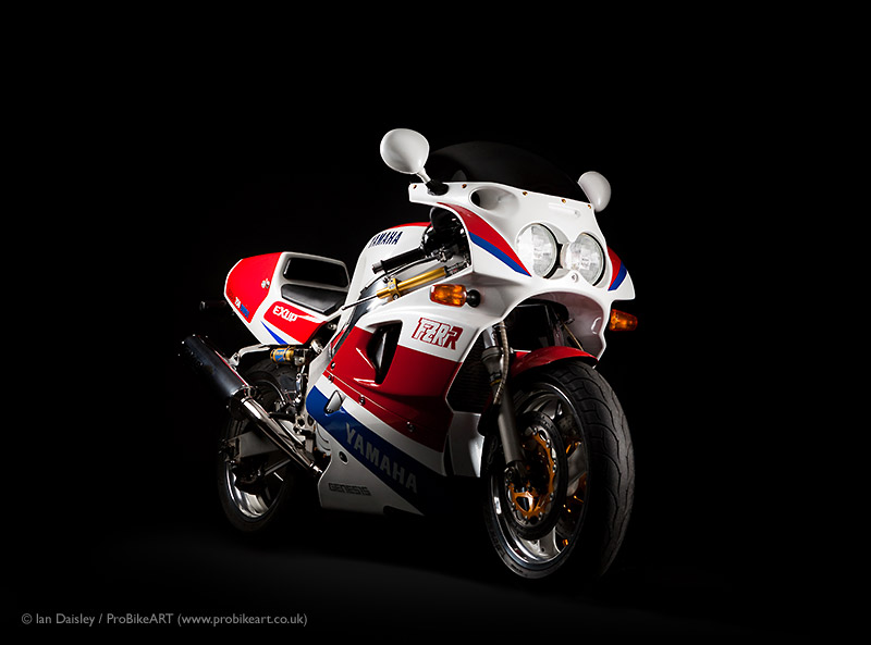 Yamaha 750 FZR-R OWO1