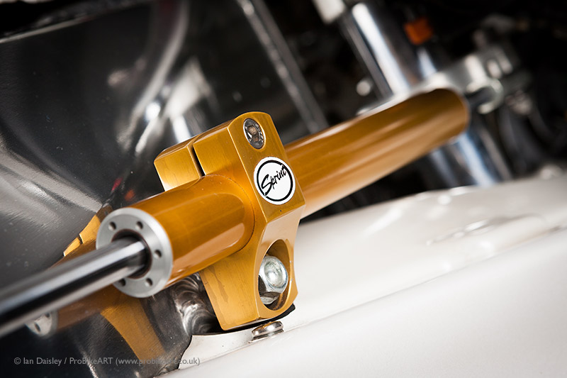 Yamaha 750 FZR-R OWO1