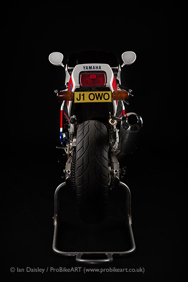 Yamaha 750 FZR-R OWO1