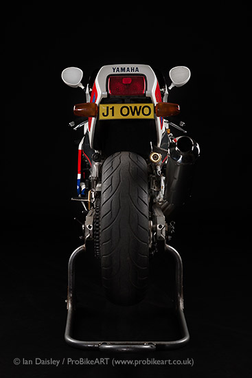 Yamaha 750 FZR-R OWO1
