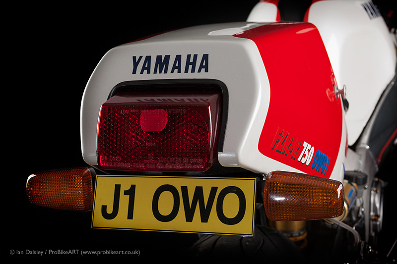 Yamaha 750 FZR-R OWO1