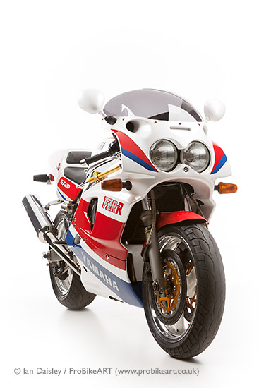 Yamaha 750 FZR-R OWO1