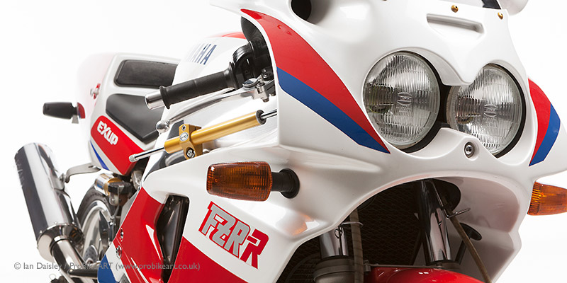 Yamaha 750 FZR-R OWO1
