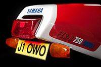 Yamaha 750 FZR-R OWO1